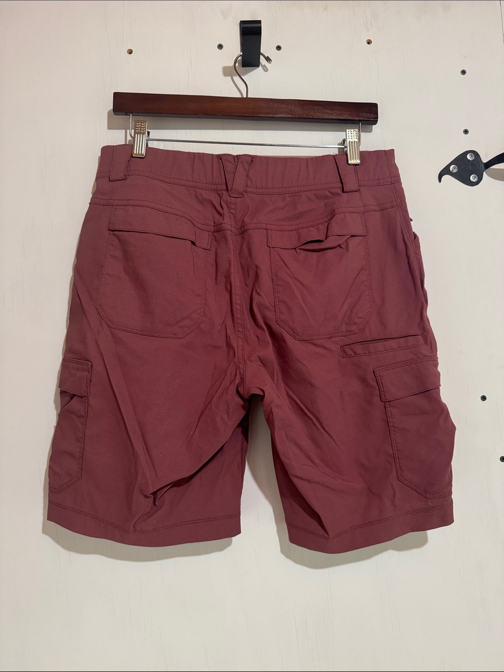 Duluth Trading Co Women's Cargo Shorts in Dusty Rose - Picture 2 of 9